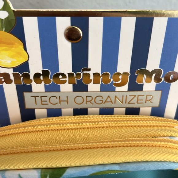 Wandering Moon | Lemon 🍋 Packing Cubes & Tech Organizer - Picture 10 of 13